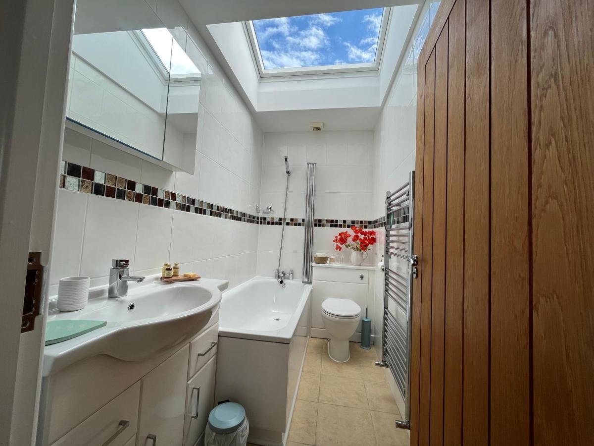 Oak Valley Lodges & Camping Pett 외부 사진