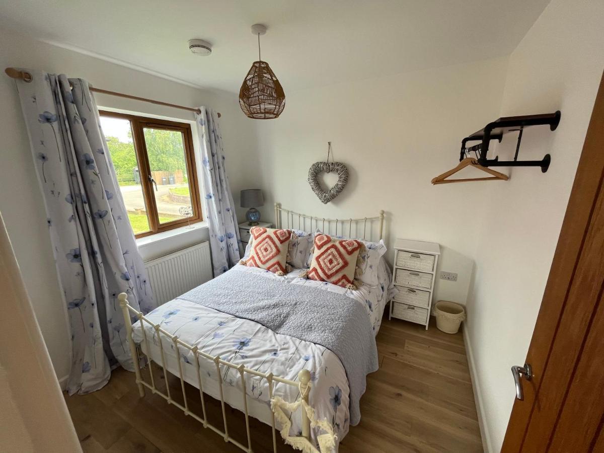Oak Valley Lodges & Camping Pett 외부 사진