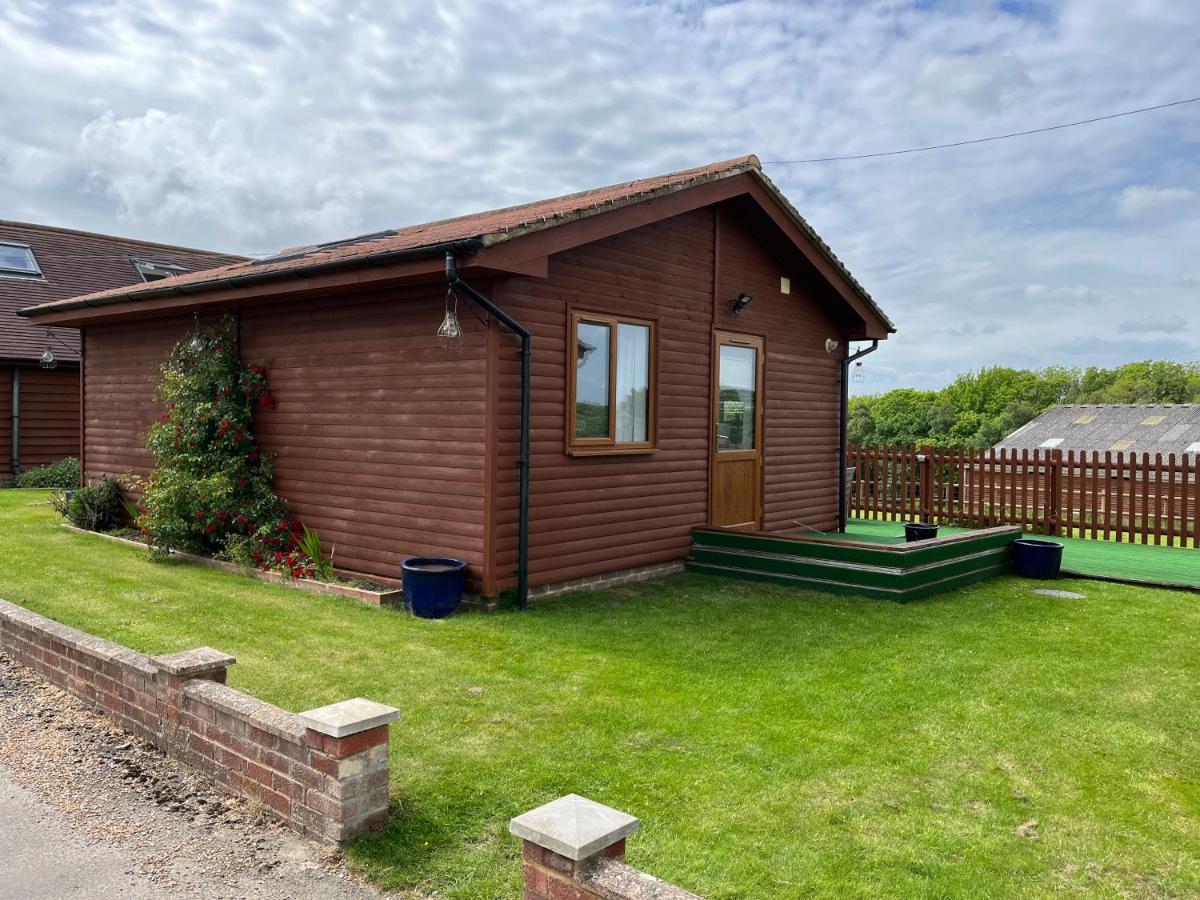 Oak Valley Lodges & Camping Pett 외부 사진