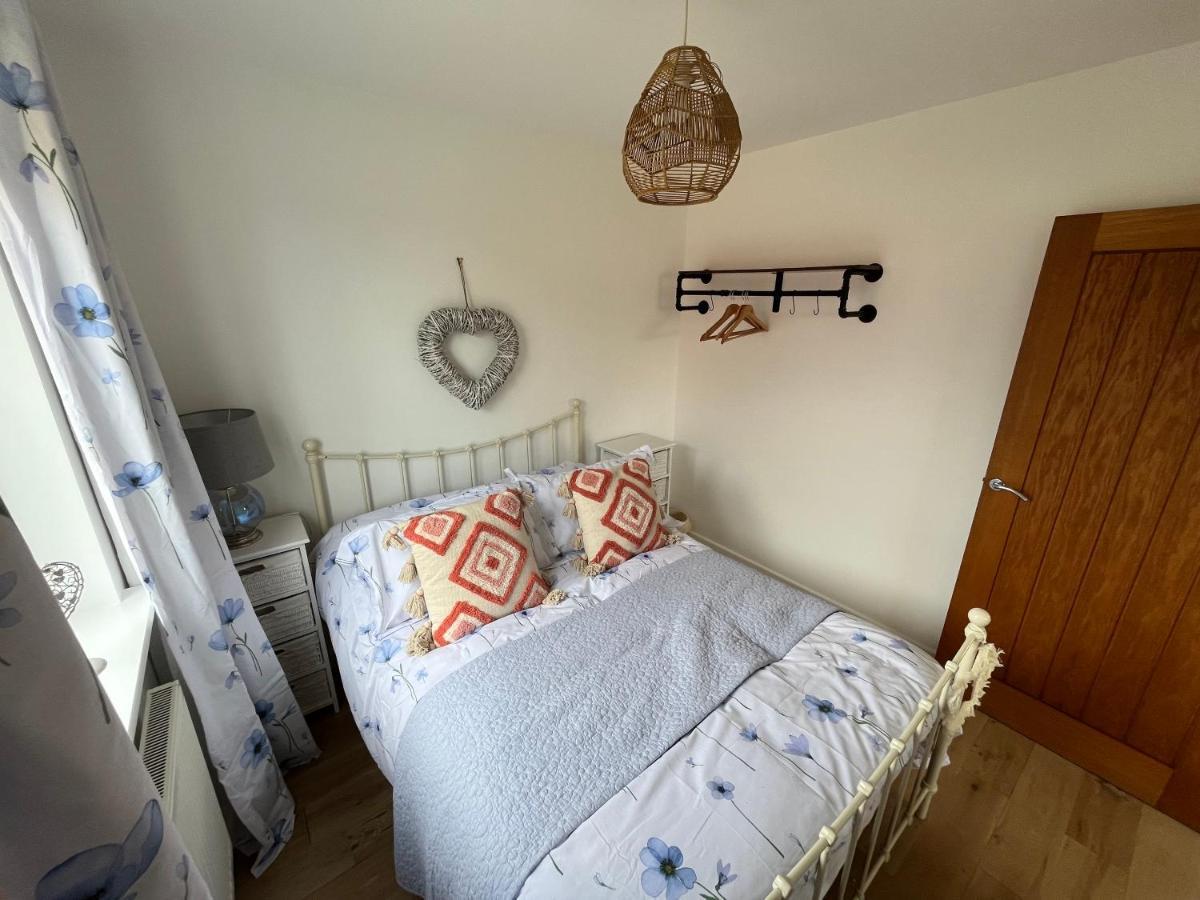 Oak Valley Lodges & Camping Pett 외부 사진