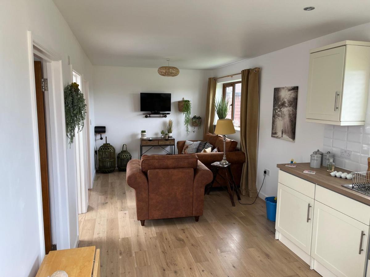 Oak Valley Lodges & Camping Pett 외부 사진