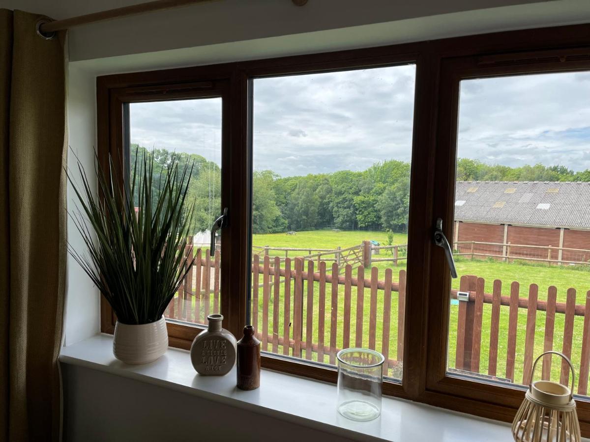 Oak Valley Lodges & Camping Pett 외부 사진