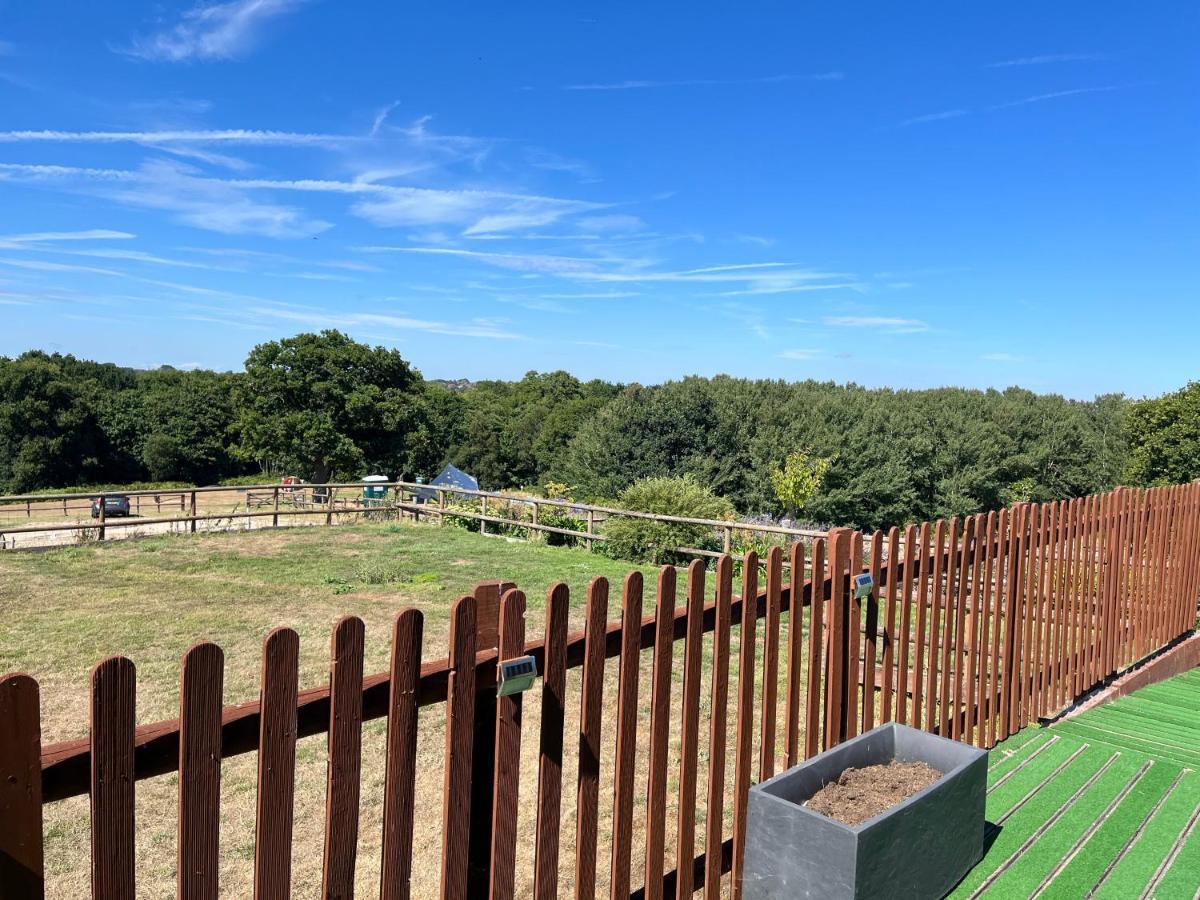 Oak Valley Lodges & Camping Pett 외부 사진